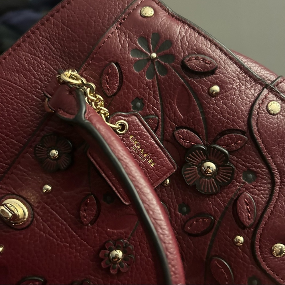Coach Purse Womens Os Red 38376 Willow Floral Applique Mercer‎ Satchel Leather - Picture 5 of 6